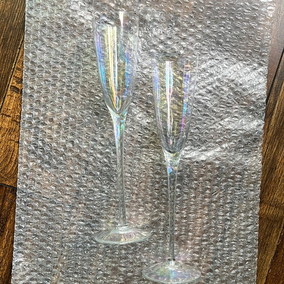 Iridescent glass stemmed champagne flutes, pair - Picture 2 of 4